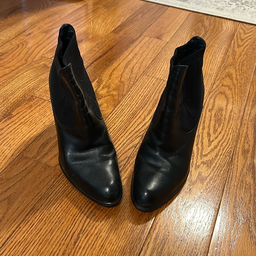 Stuart Weitzman Black Leather Chelsea Chunky Heeled Ankle Boots Booties 8